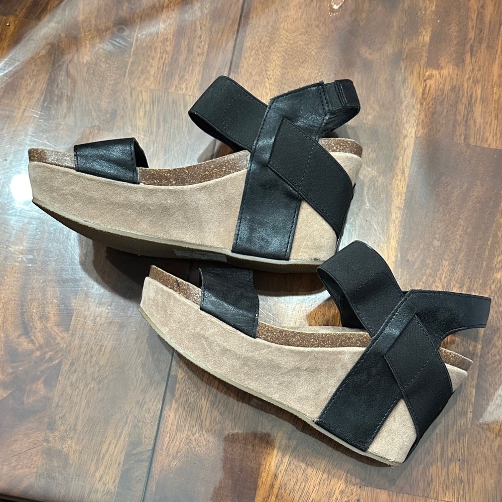 Yoki Black and Tan Wedge Sandals